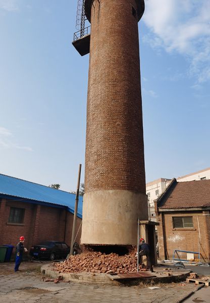 烟囱拆除，水塔拆除