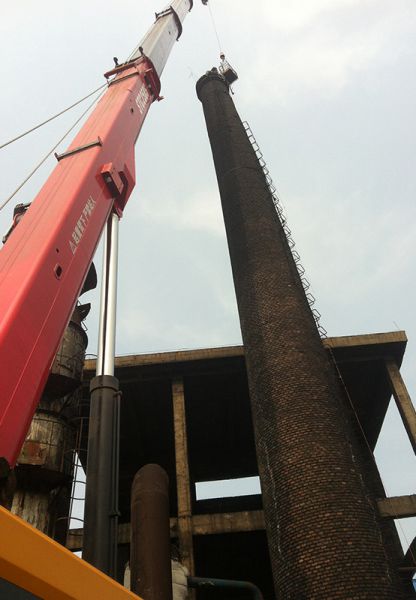 烟囱拆除，水塔拆除