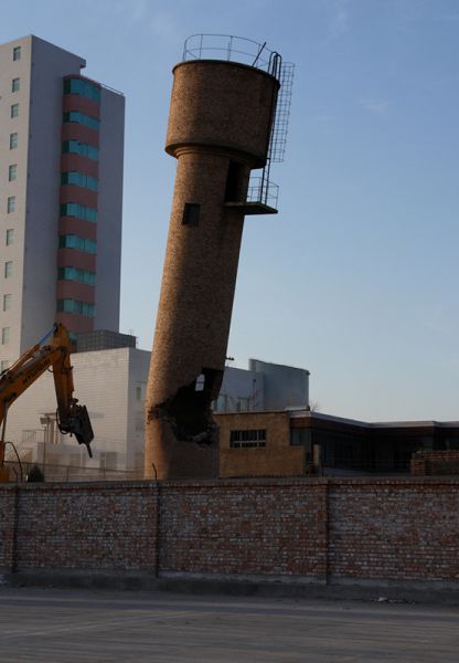 烟囱拆除，水塔拆除