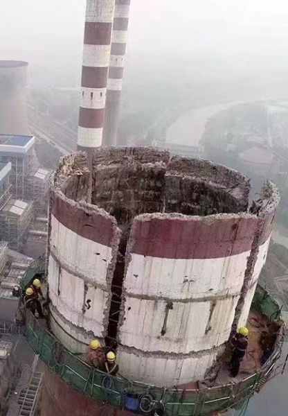 烟囱拆除，水塔拆除