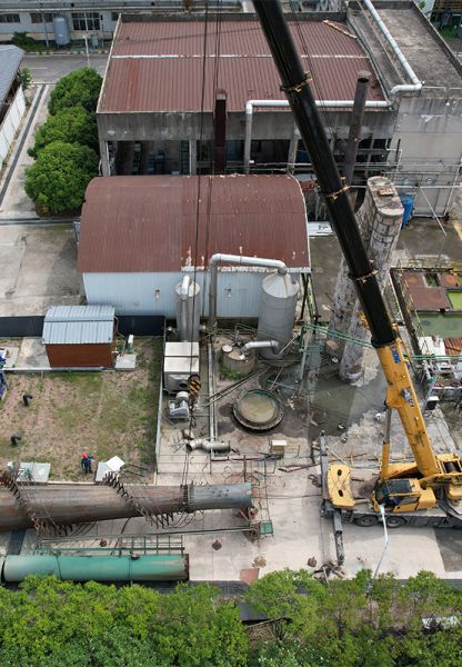 烟囱拆除，水塔拆除